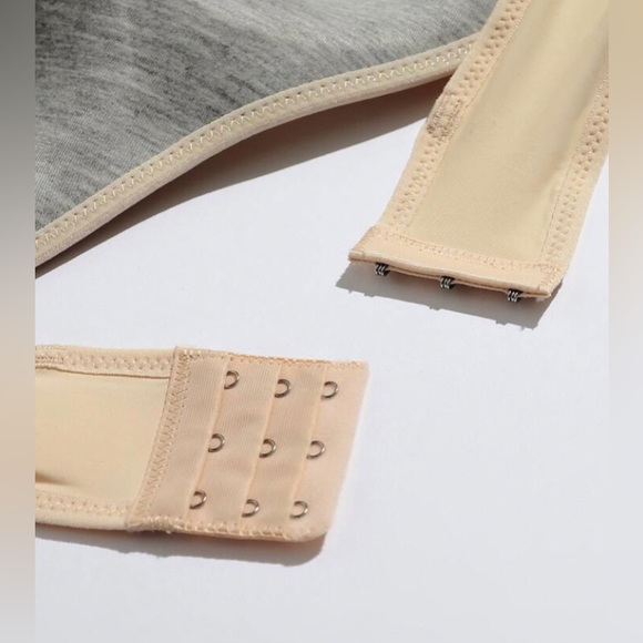 Shein Bandeau Bra with Adjustable Straps Never Worn - Picture 4 of 6